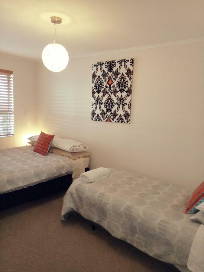 Beachfront Location Apartman Mount Maunganui Kültér fotó